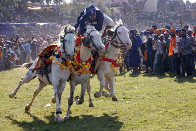 होला मोल्ला